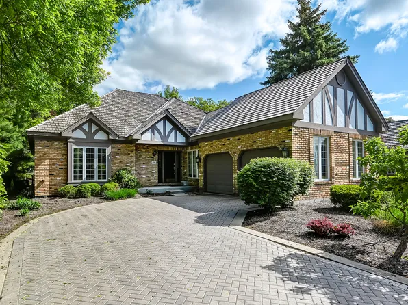 68 Berkshire Ct, Burr Ridge, IL 60527
