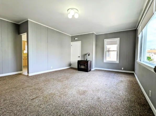 44 Morton St, Fall River, MA 02720