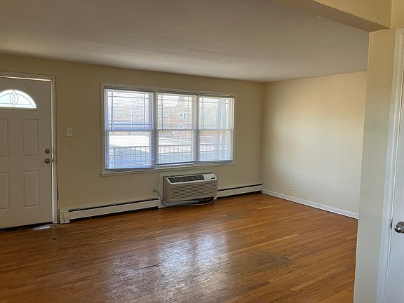 4th image of 2404 E 79th St Unit 3D