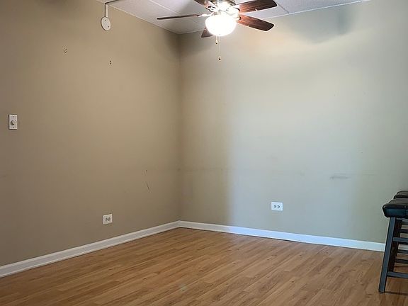 5th image of 5S070 Pebblewood Ln APT G1
