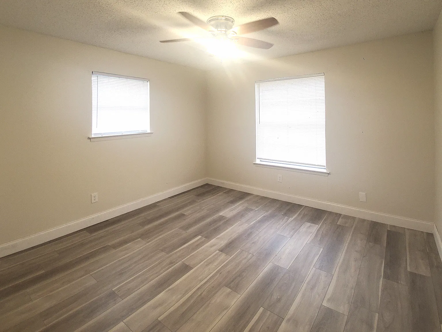 2 bed, 1.5 bath, 1192 sqft, $1,395 — Photo 4