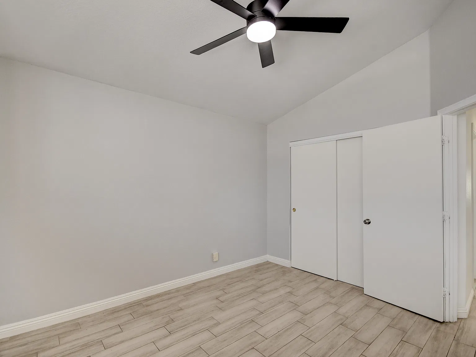 3 bed, 2.5 bath, 1597 sqft, $2,350 — Photo 4