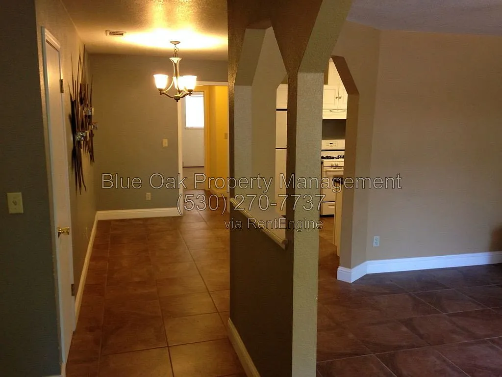 4 bed, 2.0 bath, 1506 sqft, $2,295 — Photo 2