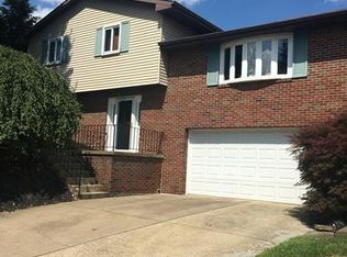 715 Woodlawn Dr, Houston, PA