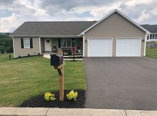 101 Ginger Field Dr, Mifflintown, PA 17059