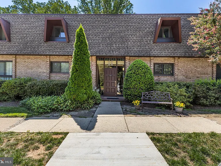 11611 Vantage Hill Rd #11B — Photo 1