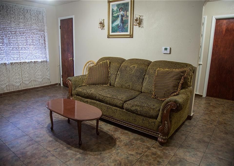 2nd image of 1202 Highland Ave