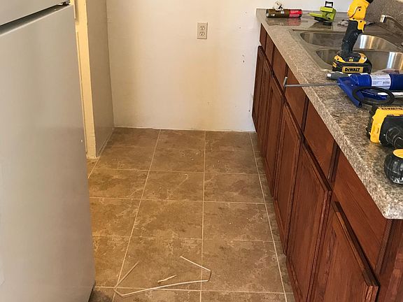 5th image of 7501 Norton Ave