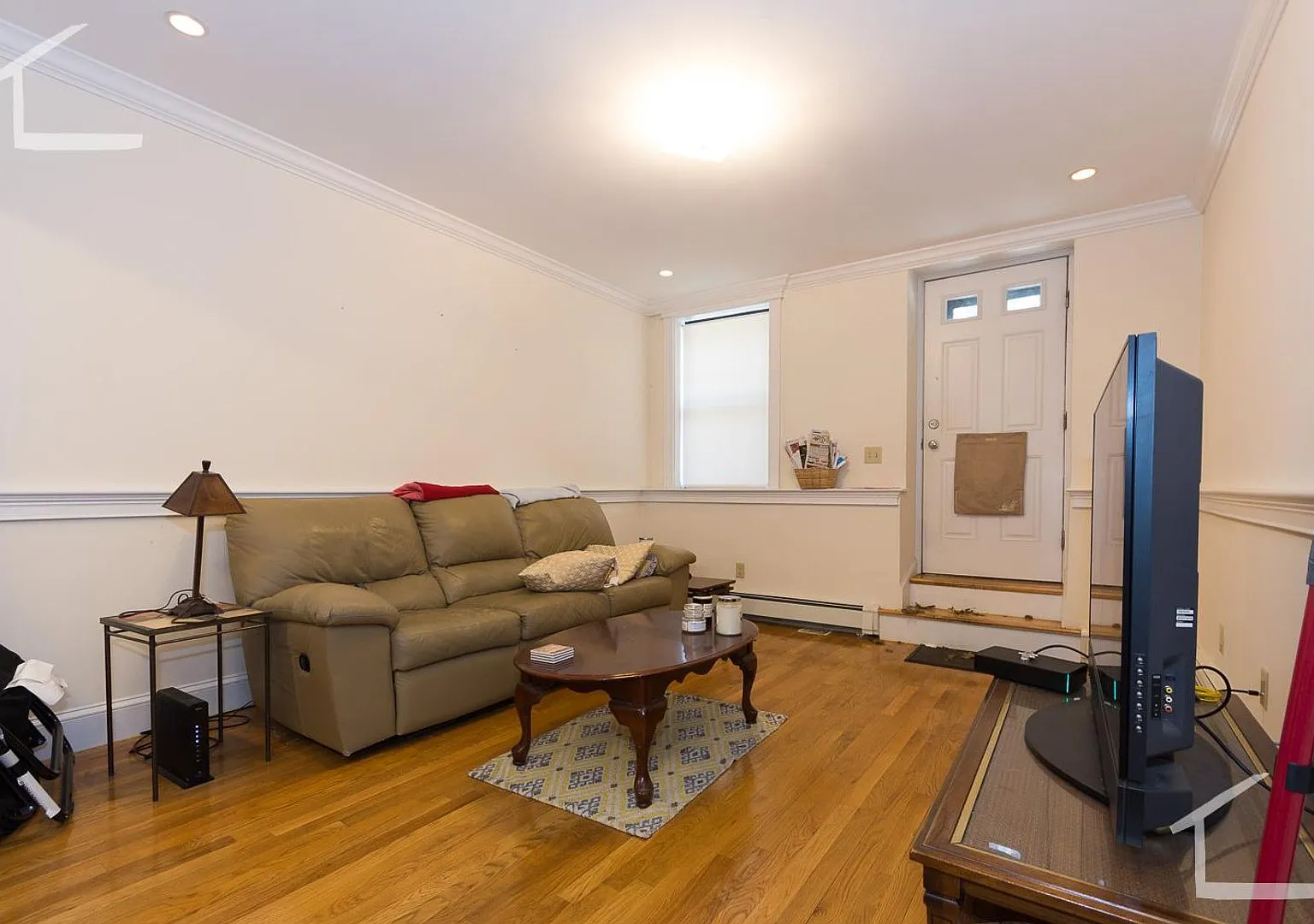 Garden level 3 bed in Allston — Photo 2