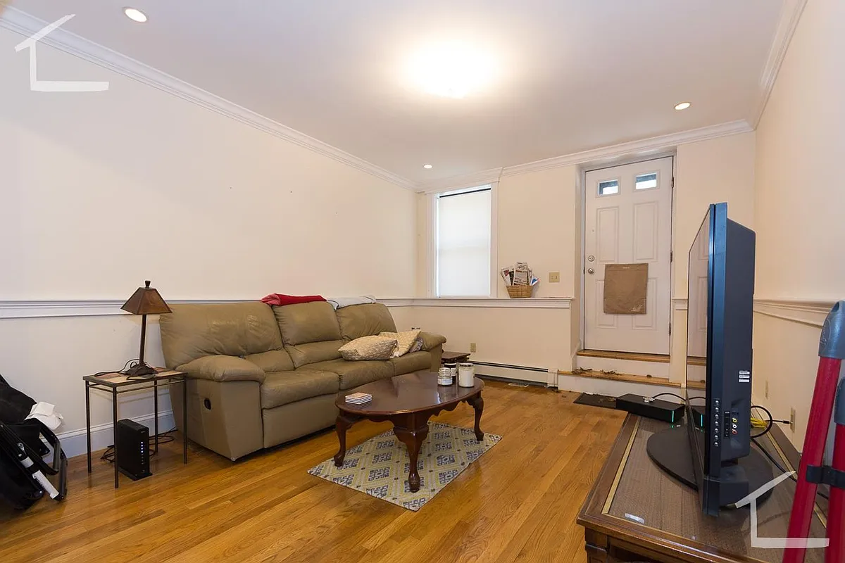 Building Photo - 25 Glenville Ave #B