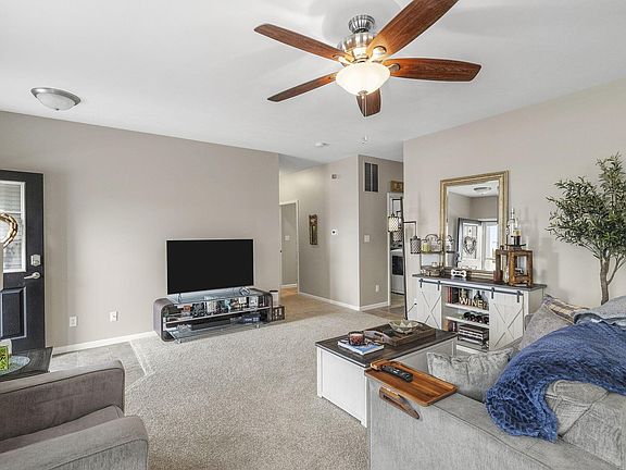 3rd image of 11540 Vermont Ct