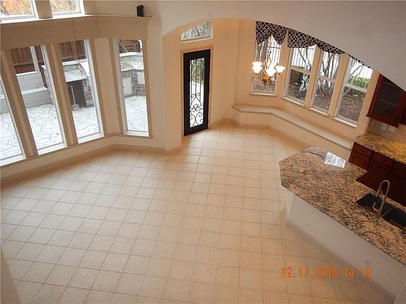 3rd image of 5467 Travis Dr