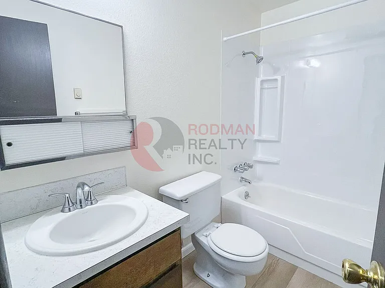 818 & 828 9th Ave — Photo 3