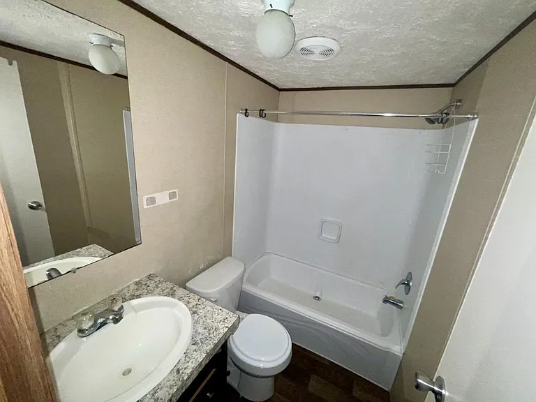 555 Crandlemire Rd — Photo 5