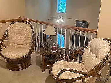 Reading alcove on Upper sleeping level.