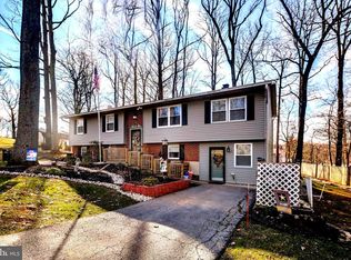 5812 Victor Dr, Sykesville, MD 21784