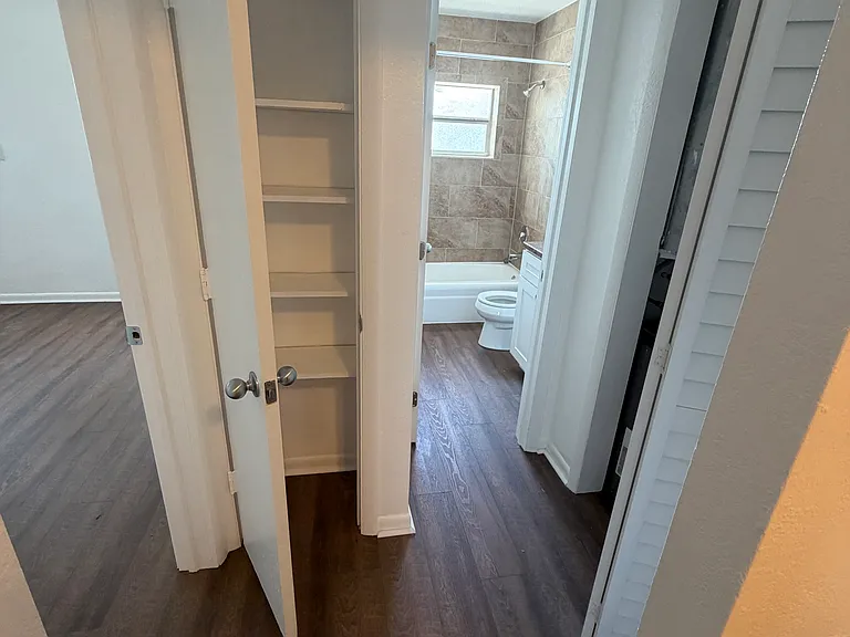 50 NE 35th Ct — Photo 7