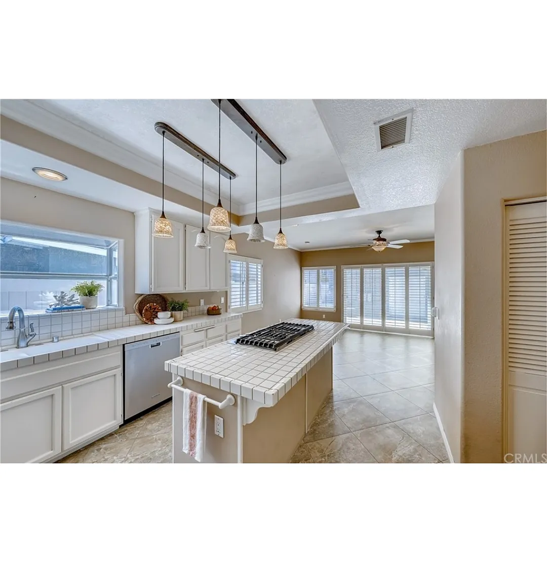 3 bed, 2.5 bath, 2274 sqft, $6,500 — Photo 4