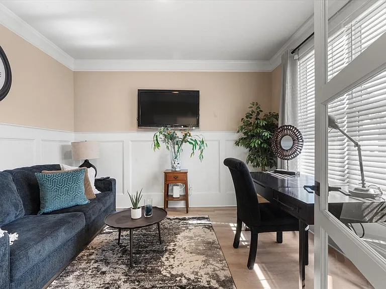 4074 Cottingham Way — Photo 10
