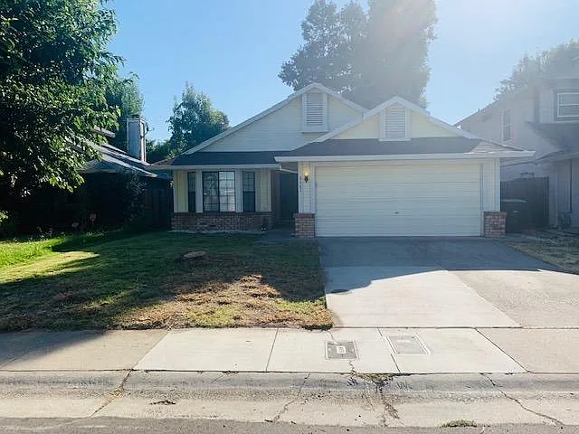 8483 Carlin Ave photo 1