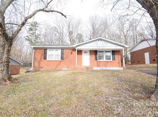 924 Edgegreen Dr, Charlotte, NC 28217