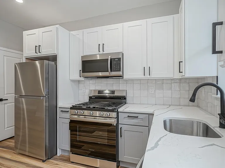 1539 S Wilton St — Photo 11