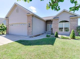 9 Cobblestone Ln, Minier, IL 61759