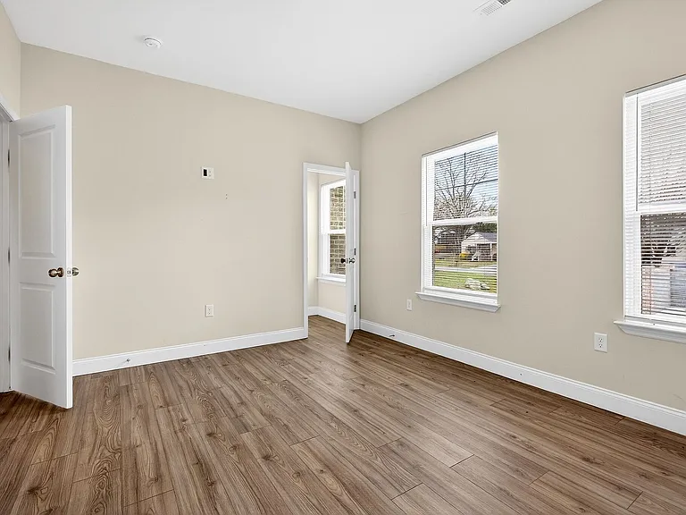 1445 Stuart Ave NW — Photo 10