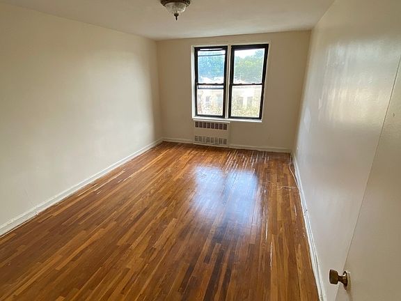 4th image of 1770 E 14th St APT 4