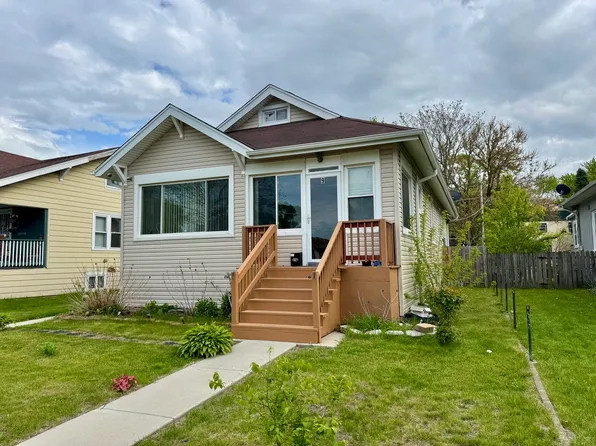 9 Highland St, Calumet City, IL 60409