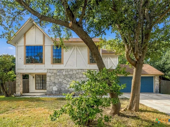 310 Park Village Ln, Seguin, TX 78155