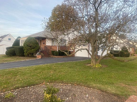 2nd image of 83 Parkview St