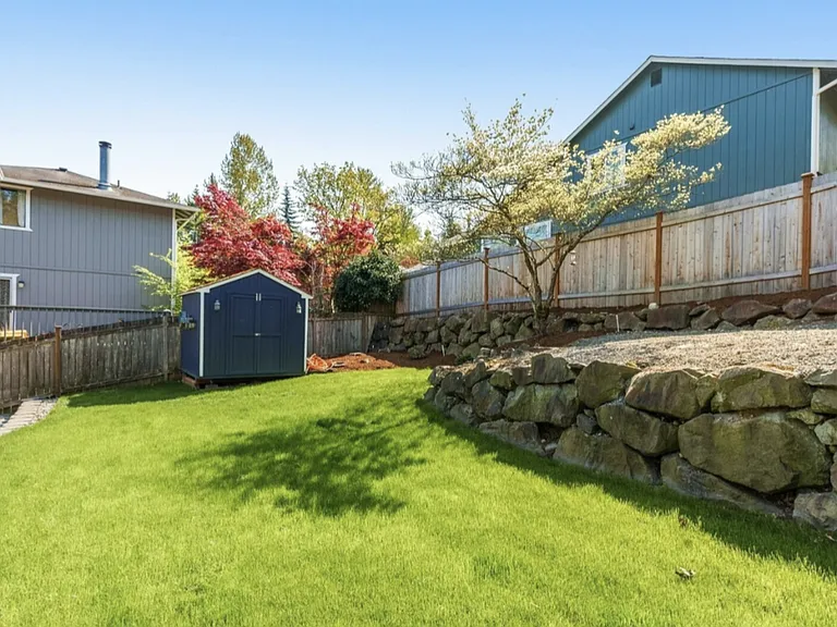 12225 SE 204th St — Photo 29