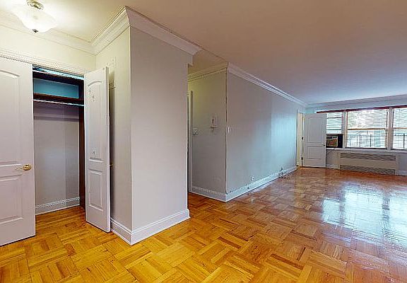 4th image of 6945 108th St APT 3F