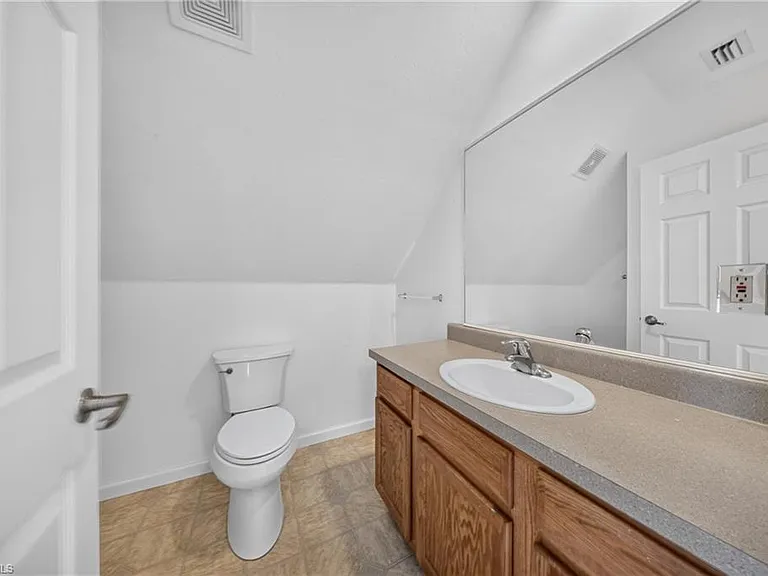 250 Leawood Cir — Photo 30