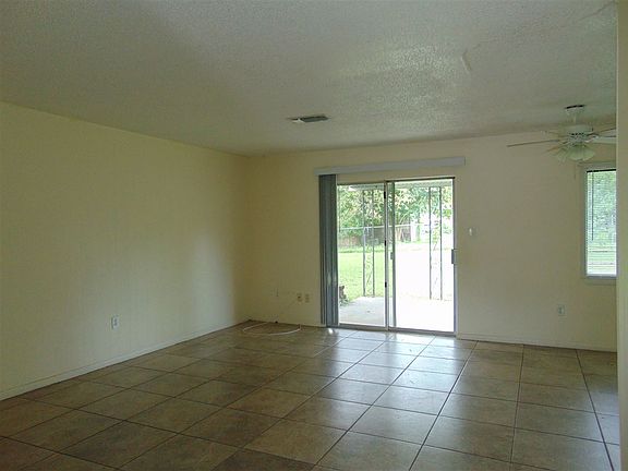 2nd image of 304 S Hill St