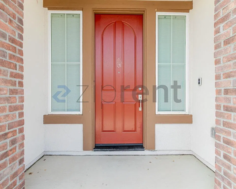 5 bed, 3.5 bath, 4041 sqft, $5,390 — Photo 4