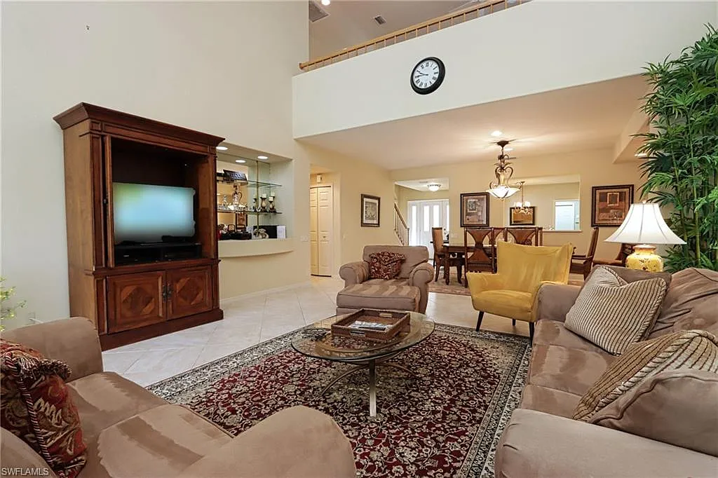 3 bed, 2.5 bath, 2900 sqft, $9,995 — Photo 3