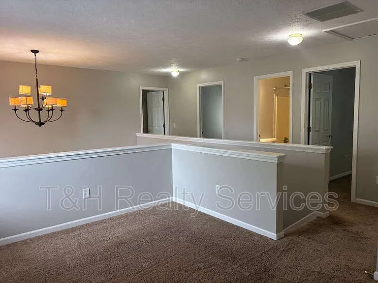 6609 Smithfield Dr — Photo 17