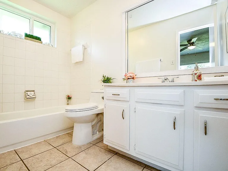 16823 Cobble Ridge Dr — Photo 27