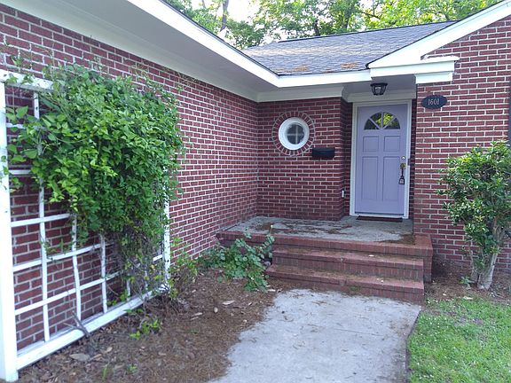 5th image of 1601 E 4th St