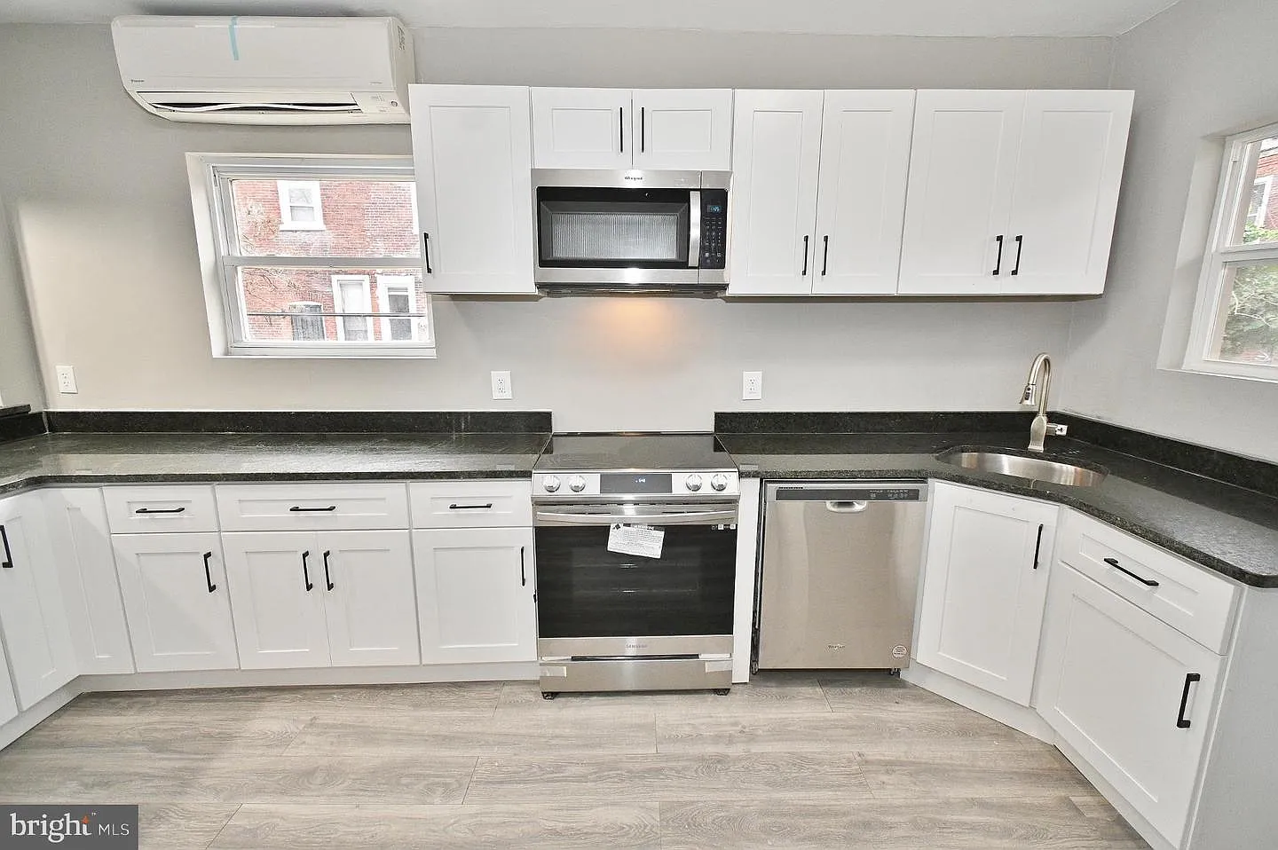 4 bed, 1484 sqft, $1,800 — Photo 1