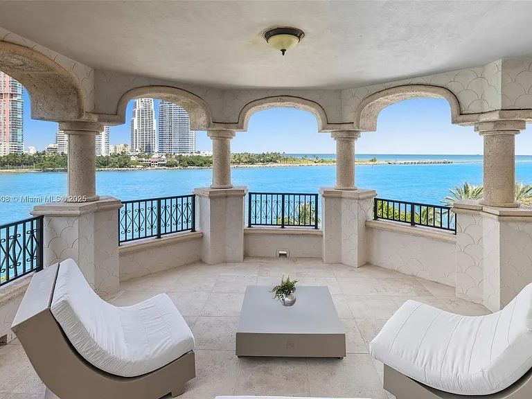 7141 Fisher Island Dr #7141 — Photo 38