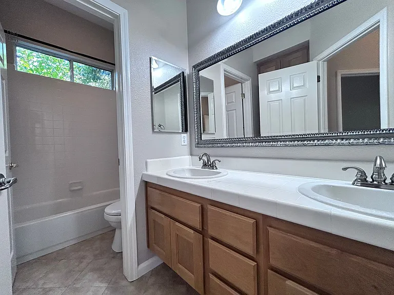 4015 Avellano Dr — Photo 14