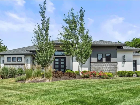 12 Buffalo Ridge Dr, Lake Winnebago, MO 64034