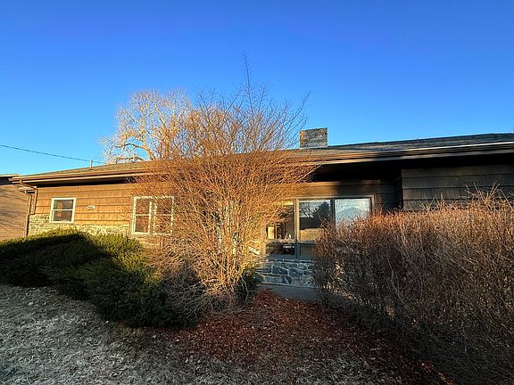 3rd image of 124 E Kidder Street
