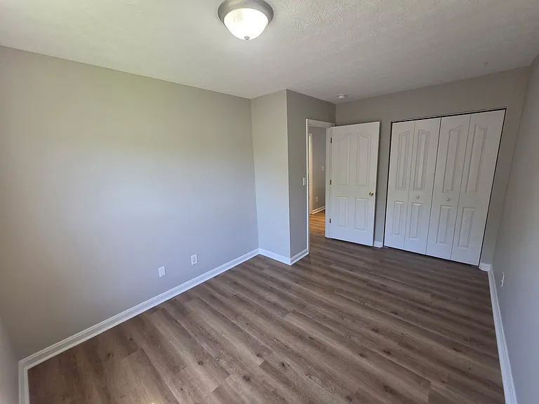 131 Karen Ct — Photo 3
