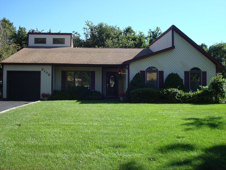 FRONT HOUSE VIEW