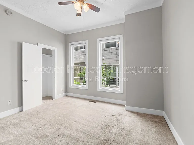 920 Broadway St #B — Photo 14