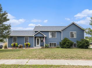 7045 Shalimar Dr NE, Comstock Park, MI 49321